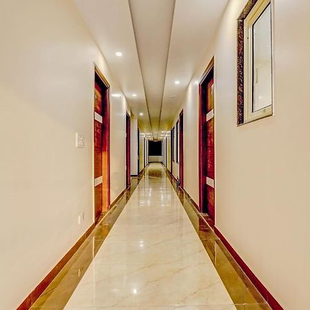 غورغاون Collection O Hotel Aditya Palace Near Leisure Valley Park المظهر الخارجي الصورة