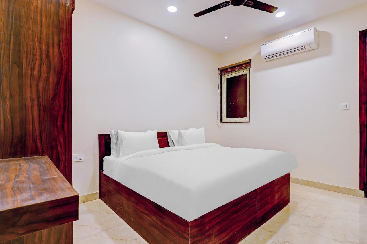 غورغاون Collection O Hotel Aditya Palace Near Leisure Valley Park المظهر الخارجي الصورة