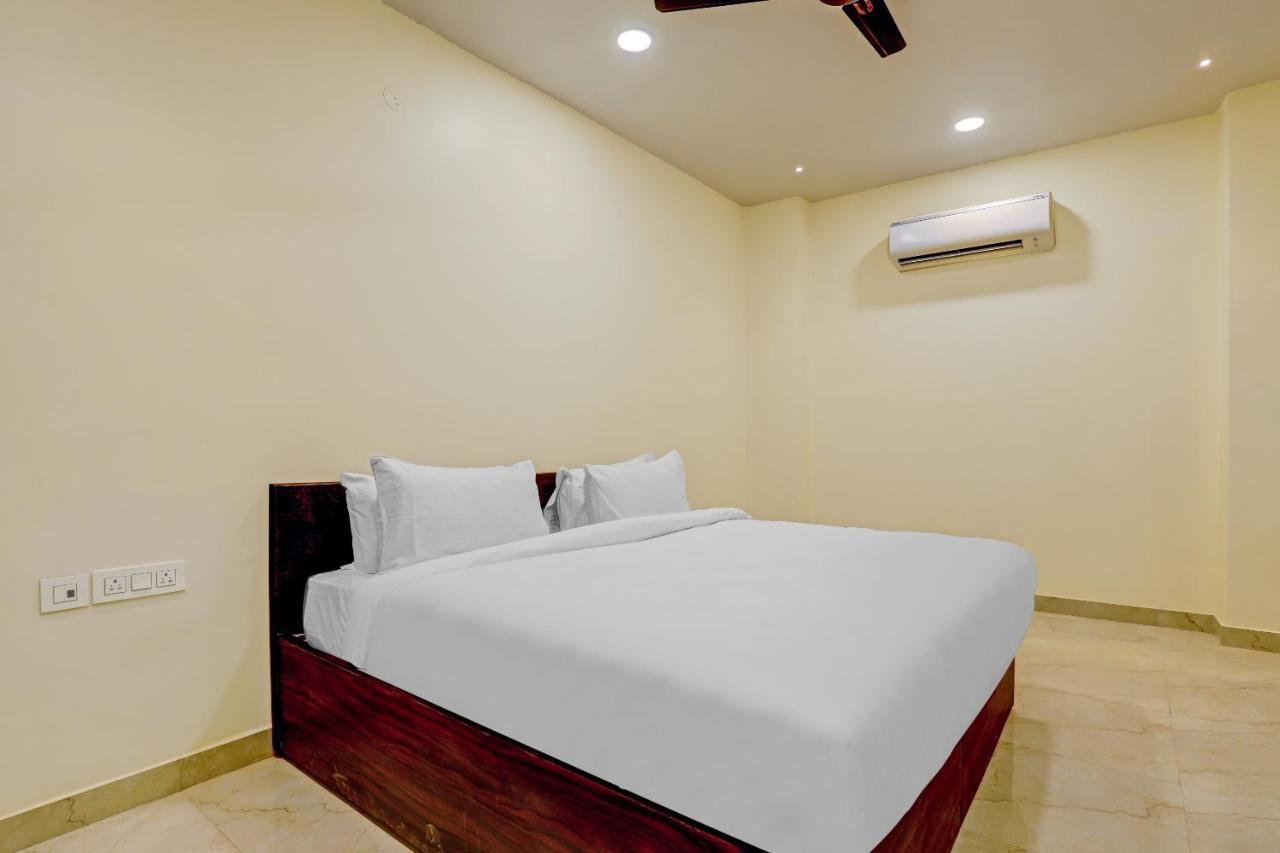 غورغاون Collection O Hotel Aditya Palace Near Leisure Valley Park المظهر الخارجي الصورة