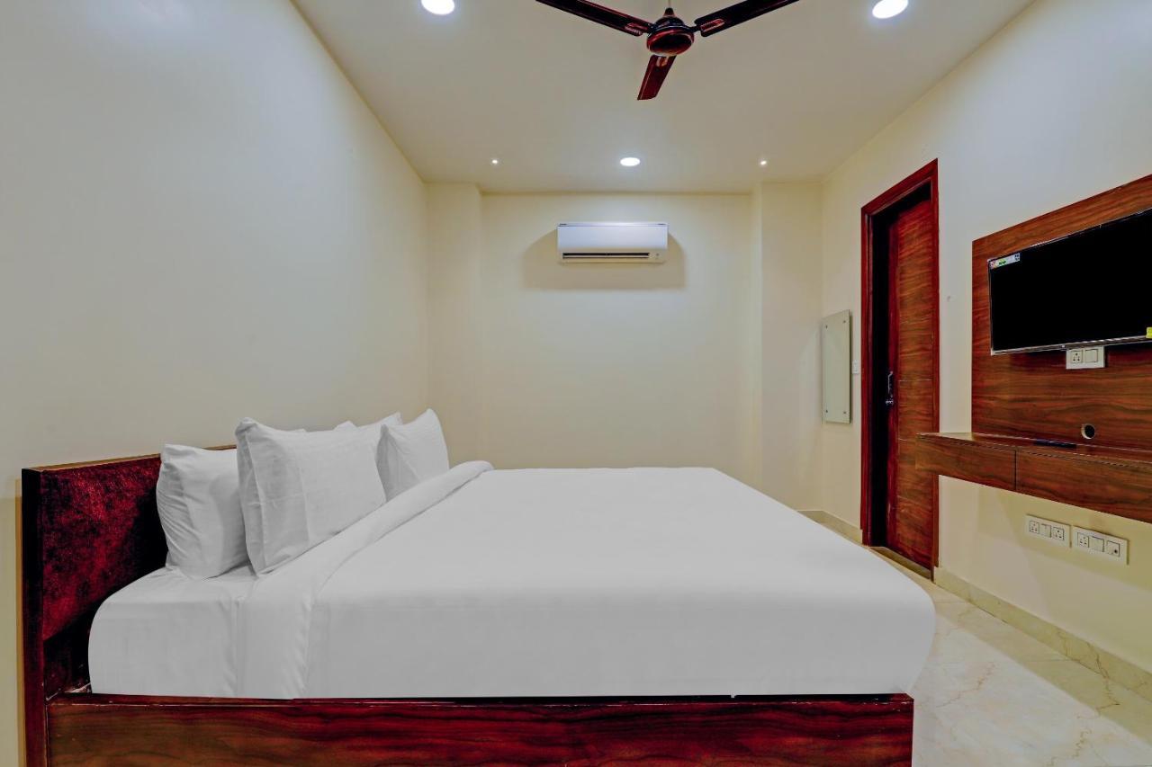 غورغاون Collection O Hotel Aditya Palace Near Leisure Valley Park المظهر الخارجي الصورة