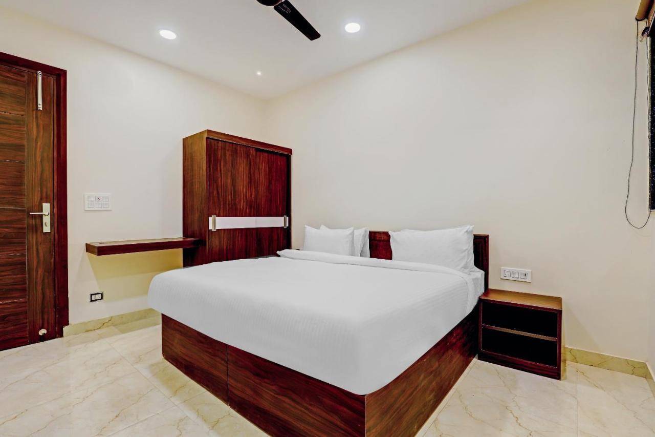 غورغاون Collection O Hotel Aditya Palace Near Leisure Valley Park المظهر الخارجي الصورة